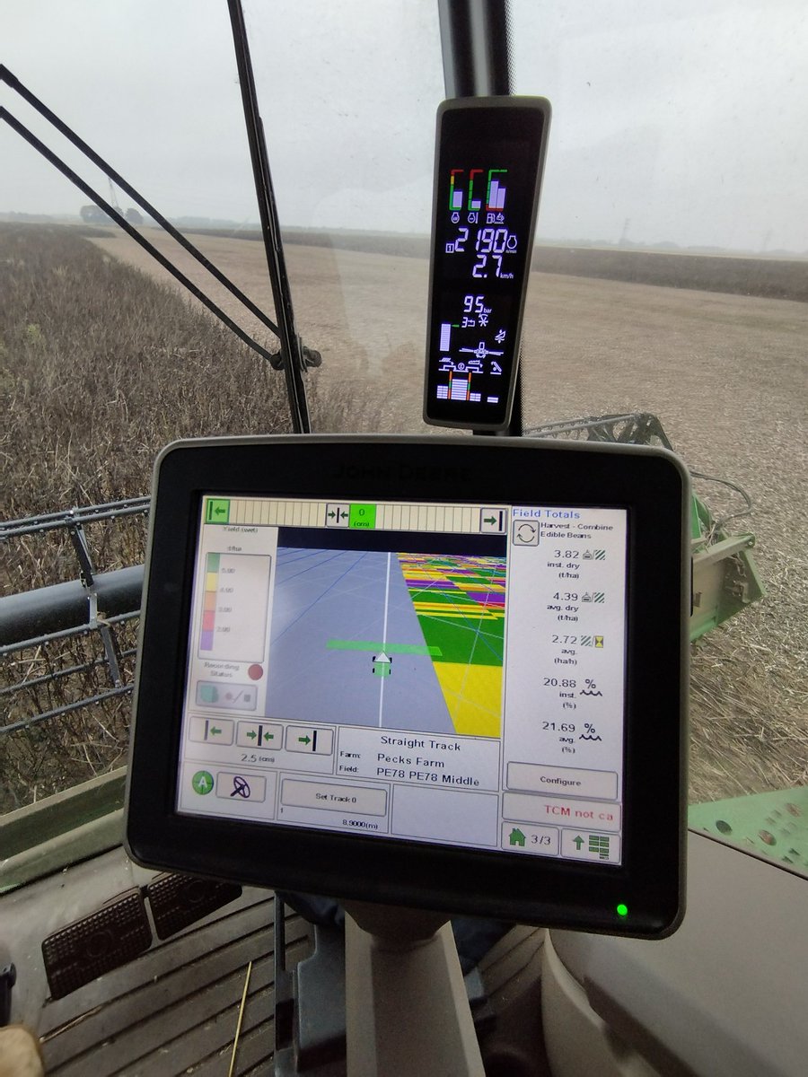 Am I the only one having to harvest beans over 20% moisture... 

Weather forecast doesn't look like they are going to get much chance to dry out! 

#harvest #rain #farm #farming #combine