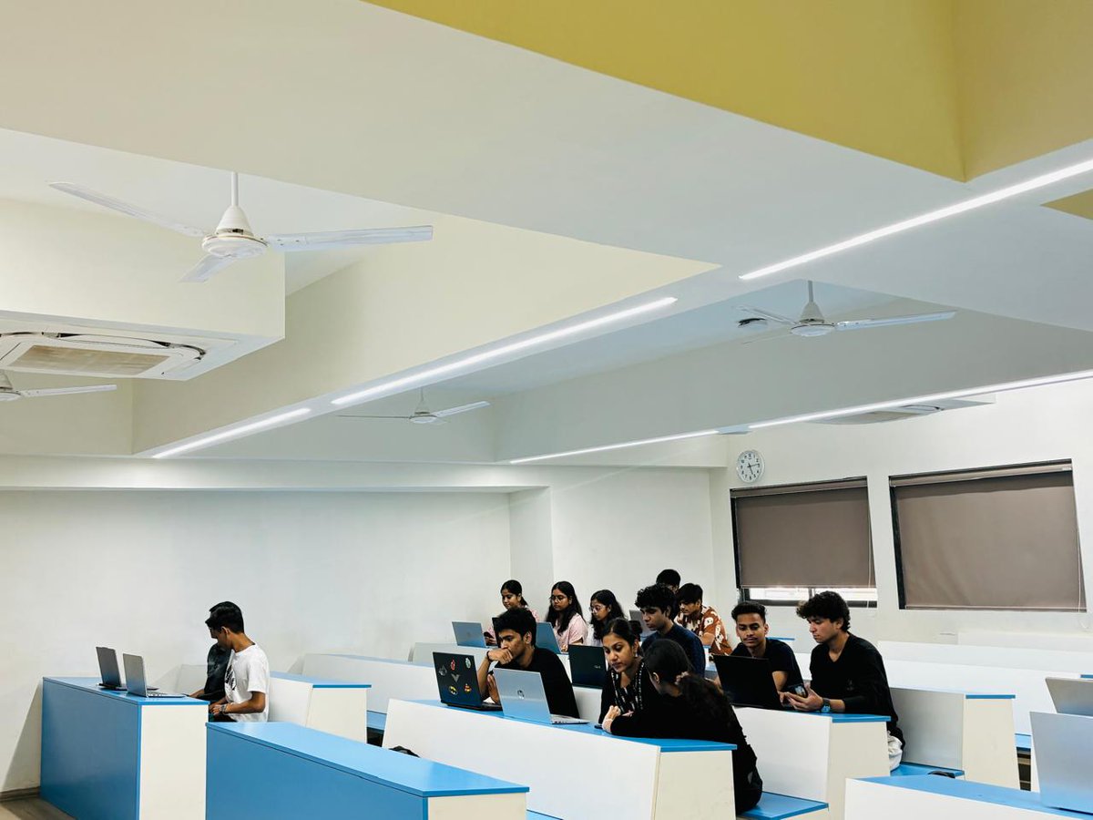 _JGUniversity's tweet photo. Hackathon conducted at the School of Engineering at JG University saw enthusiastic participation from 8 teams, comprising a total of 48 students, with each team made up of six highly skilled individuals.
@EduMinOfIndia 
#hackathon #engineering 
#sih2024 #smartindiahackathon2024 https://t.co/OoVtQ8uKDK
