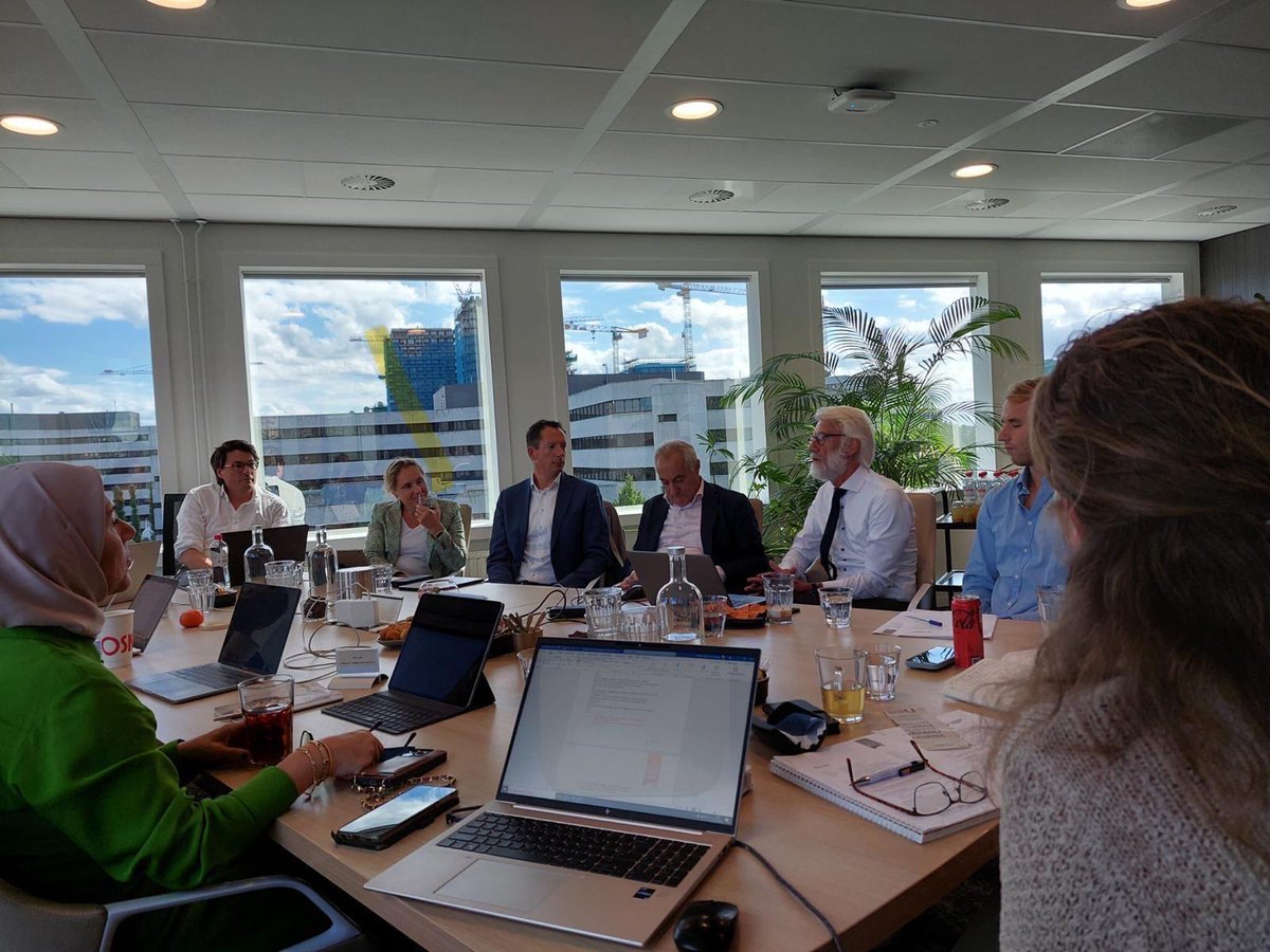 De <a href="/NLsportraad/">NederlandseSportraad</a> is gestart met het adviestraject over handelingsperspectieven voor hersenletsel door sport. Vrijdag 13 september vond hiervoor de eerste commissievergadering plaats. Kijk voor meer informatie over dit adviestraject bit.ly/4dbMHFh #hersenletseldoorsport