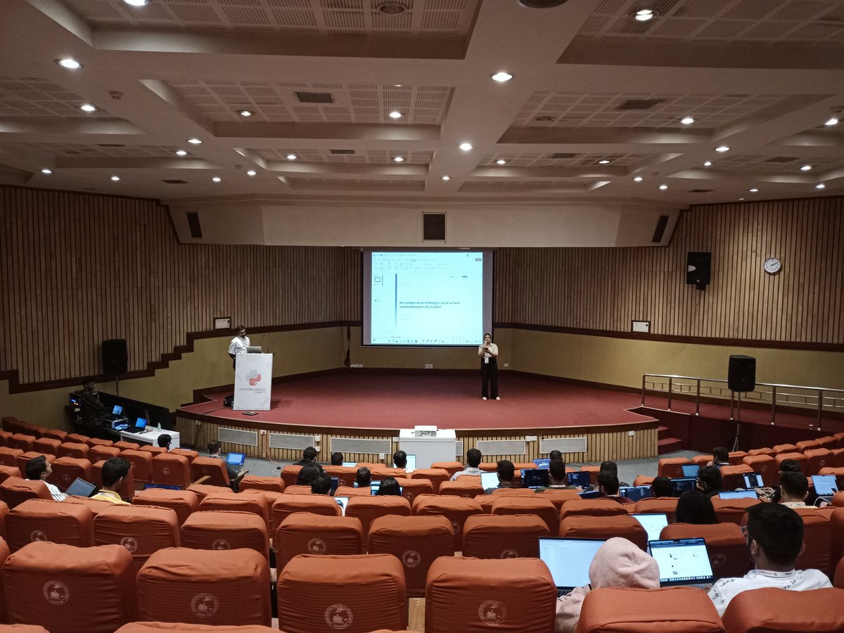 theOnlyMaDDogx's tweet image. At @SouravSaha97589's workshop on speeding up data processing in Python using compiler technology @pyconindia
#PyConIndia2024 #pandas #dataframes #CompilerTechnology