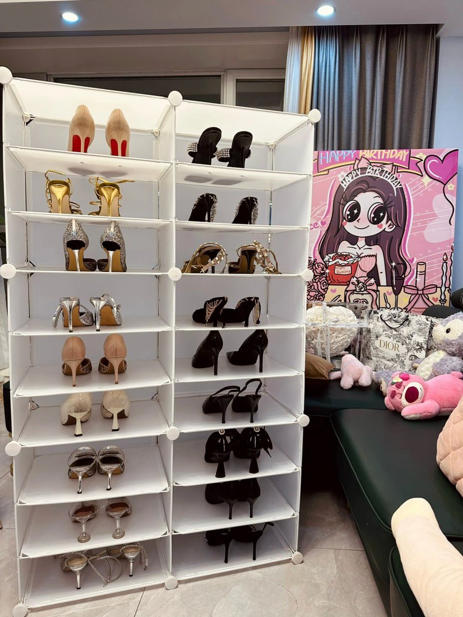 What color of high heels do you think is suitable for me today?