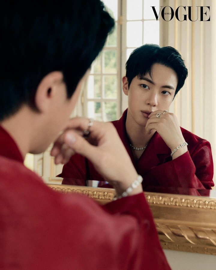 jhopes_mole7's tweet photo. [DON’T BREAK THE CHAIN] •Jin’s Gucci picture •favorite Jin’s song: Awake 
•tag 5 moots -
@afifa_edits 
@613MUSE 
@stillwizbangtan 
@Joonverse7
@btsvesho

GUCCI BOY JIN
 JIN GUCCI GLOBAL AMBASSADOR
 #JinxGucci #GucciSS2 #mfw
 #Guccilstante #Gucci
@gucci https://t.co/Y5U1BfYX7x