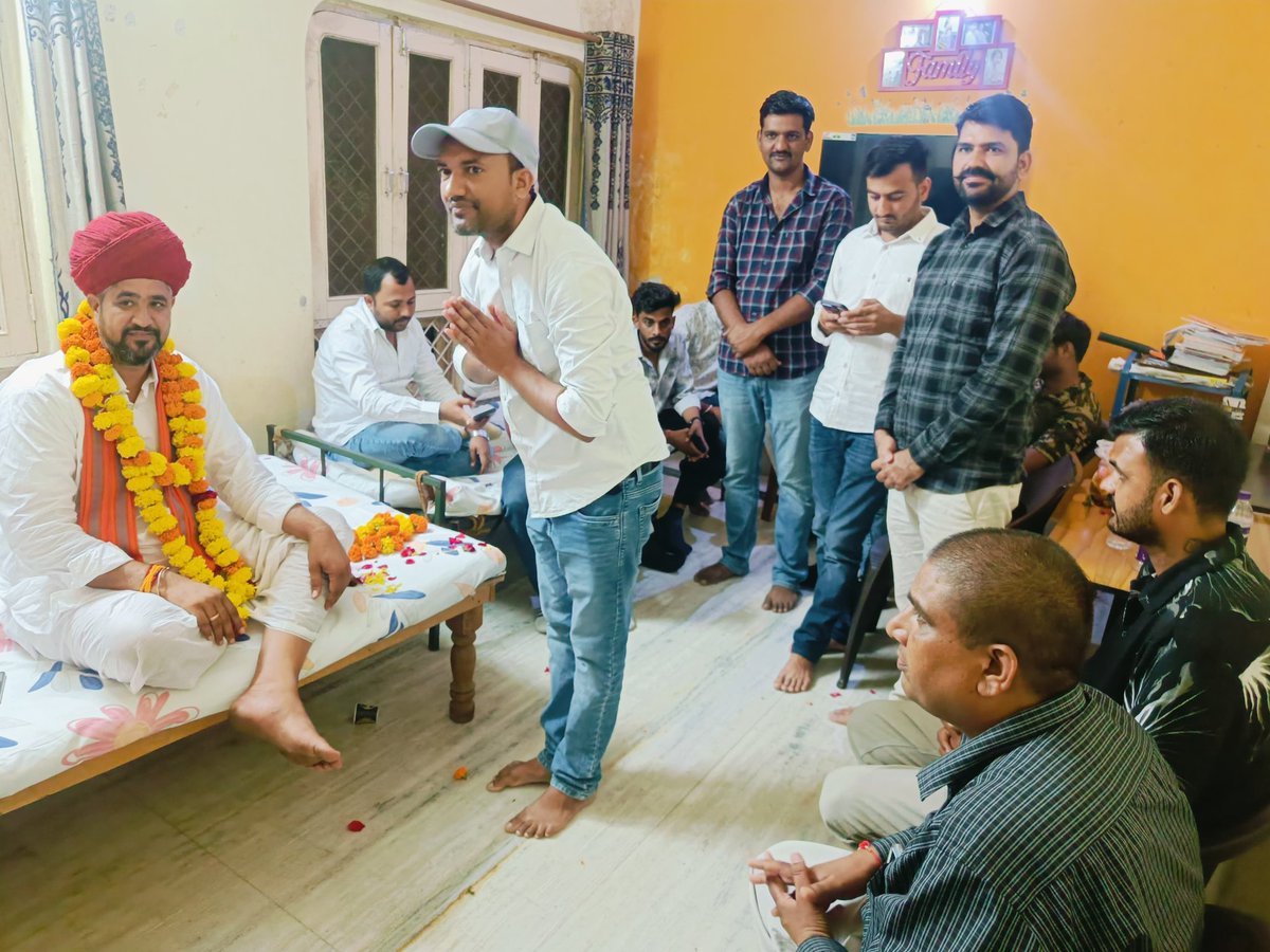 📍भोपाल (मध्यप्रदेश)

#जय_मालासेरी_डूंगरी 

देवभक्तों पर भगवान श्री देवनारायण जी की कृपा दृष्टि बनी रहें 🙏