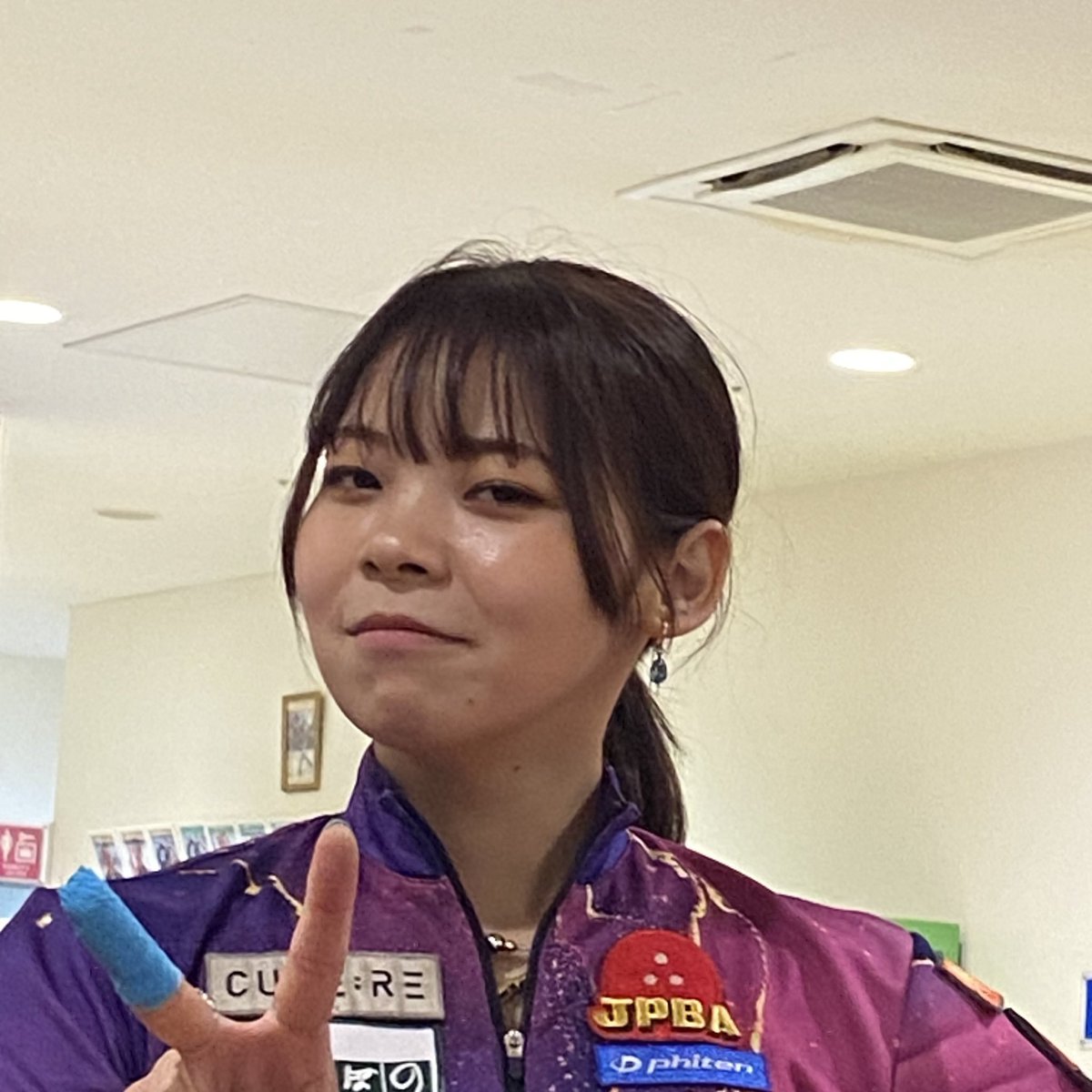 yasu70_interest's tweet photo. 昼間のアルゴセブンにて
三浦美里プロのプロチャレに参加してきました。
Ave172😭
カバーミスで連発でスコアは散々でした。

#三浦美里プロ #三浦美里 #プロチャレ #プロチャレンジ
#Bowling #bowling #sports #game  #interesting #favorite
#ボウリング #スポーツ #ゲーム 
#遊び #運動 #趣味 https://t.co/x3yRZqxA7n
