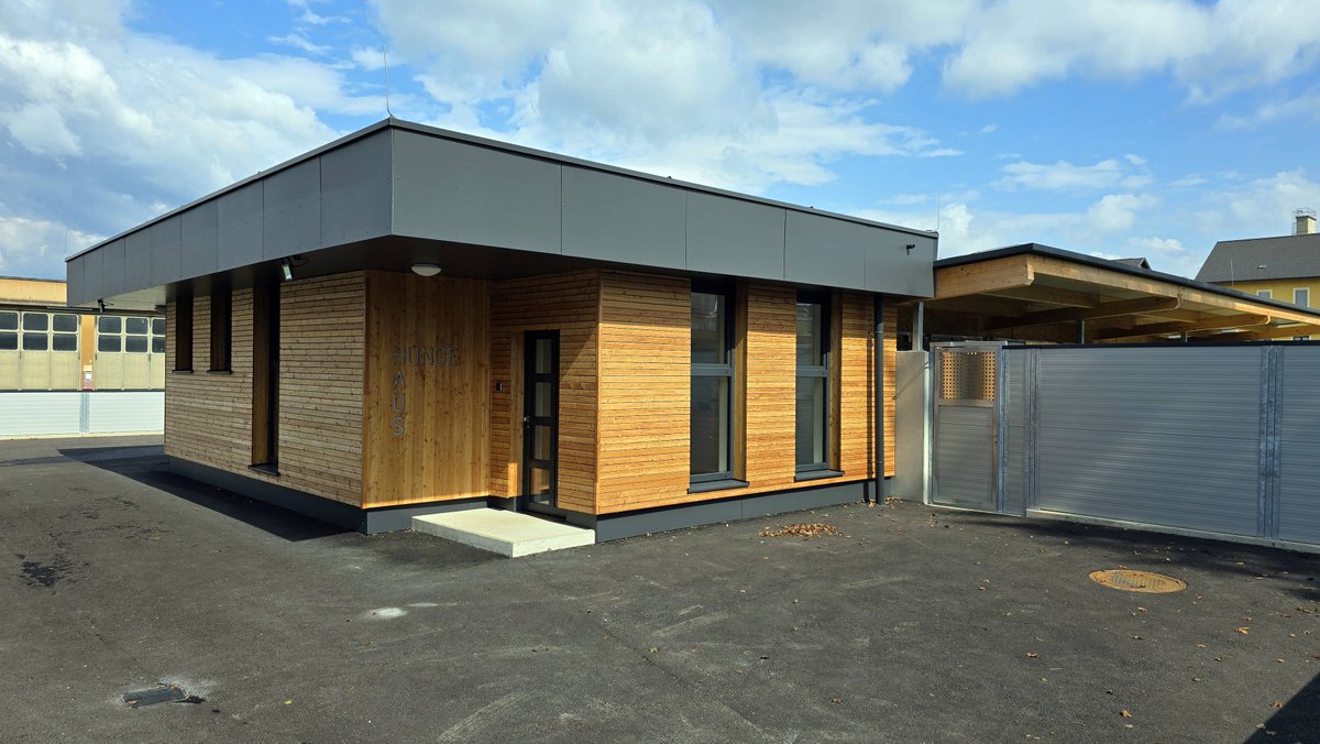 Hundehotel für die Hunde der Militärpolizei in der Klagenfurter Georg Goëss-Kaserne. Bis zu sechs Hunde können in diesem hochmodernen Hundehaus getrennt untergebracht und versorgt werden. #Bundesheer