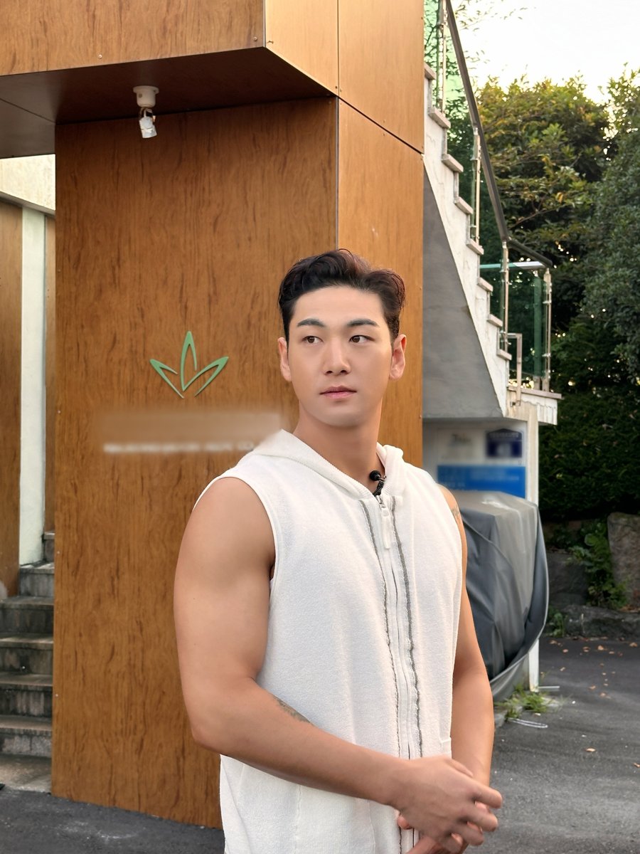 this_is_baekho_'s tweet image. [#B_hind]
2024.09.20
#워크맨
 
#백호 #강동호 #BAEKHO #KANGDONGHO