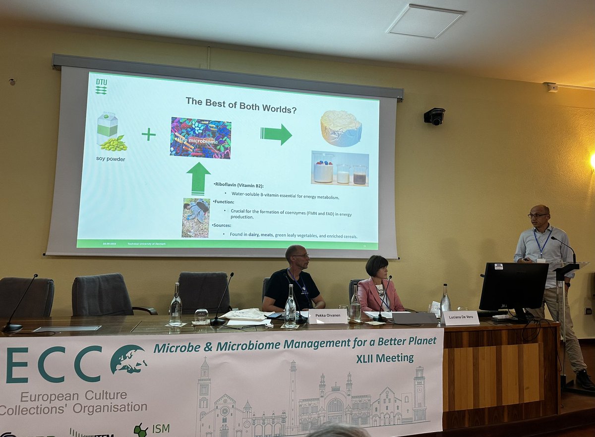 During the session 2 “Microbes from farm to fork” Claus Heiner Bang-Berthelsen talked about using microbial diversity or complex communities for valorisation of side-streams for food applications.
