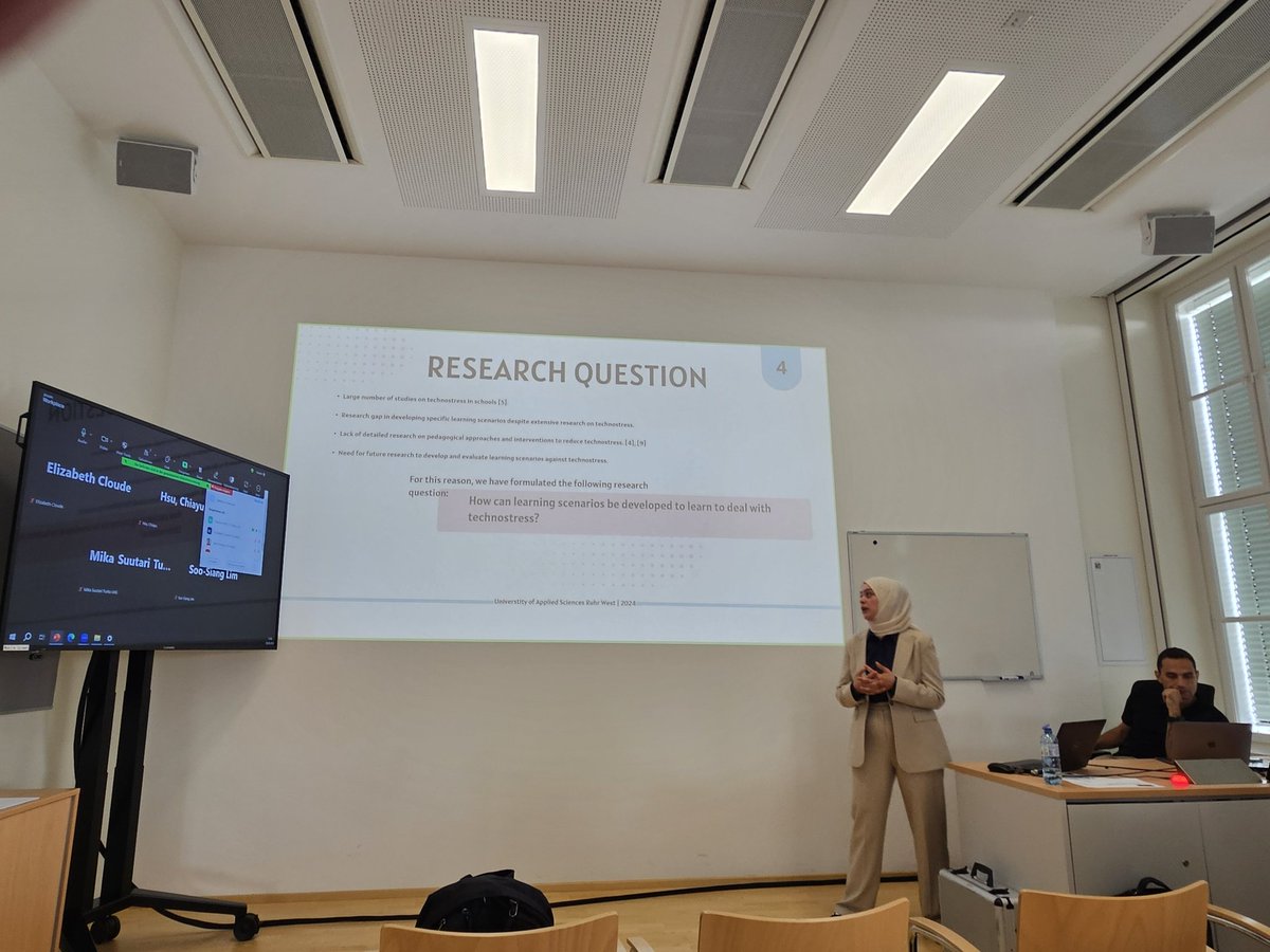 Jan M. Pawlowski (@janpawlowski) on Twitter photo discussing #technostress of teachers on behalf of the <a href="/POSITIVELEARN1/">POSITIVE LEARN project</a> project at #ECTEL2024... if you like to read the paper, the proceedings are already online (page 193): link.springer.com/content/pdf/10… discussing #technostress of teachers on behalf of the <a href="/POSITIVELEARN1/">POSITIVE LEARN project</a> project at #ECTEL2024... if you like to read the paper, the proceedings are already online (page 193): link.springer.com/content/pdf/10…