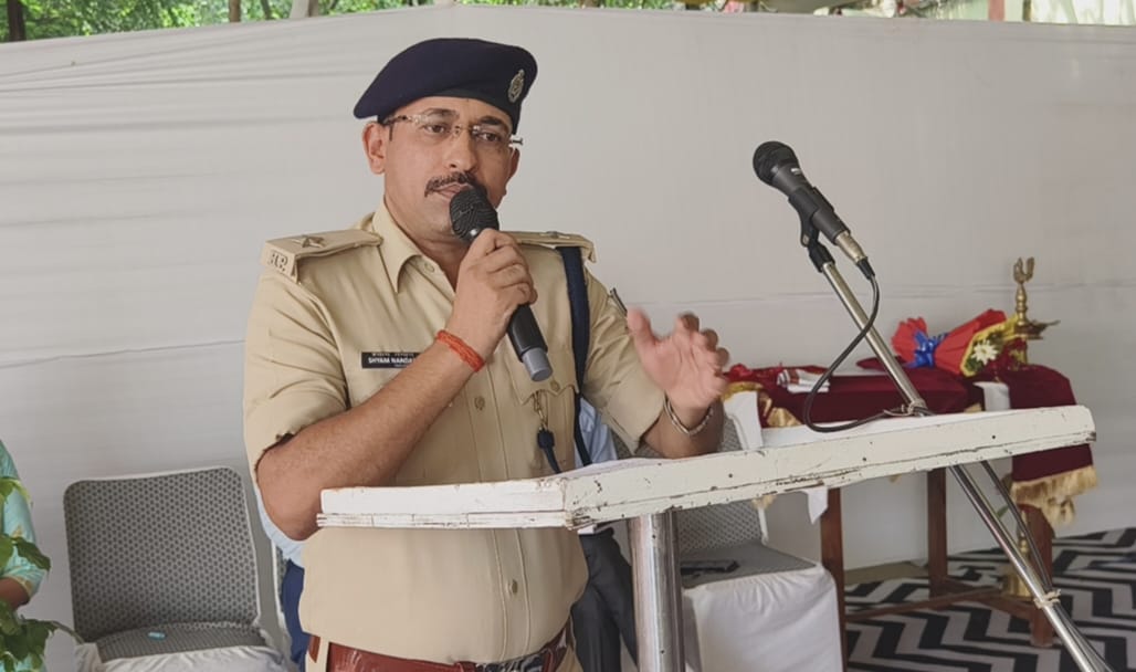 CyberPol_Patna's tweet photo. Public and Police participation in combating  against cyber fraud @ Kendriya Vidyalaya bailey road Patna. https://t.co/6YMVM3eHQO