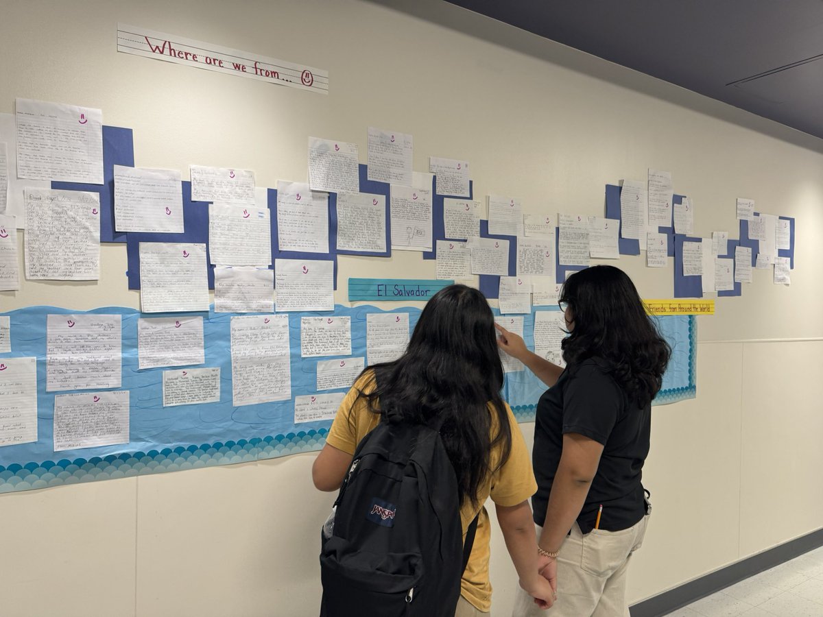 HMS_PGCPS's tweet image. Celebrating diversity at HMS is truly what makes our school great!  #diversitymatters #theworldmakesusgreat @bkbornjabredap @pam4pgcps