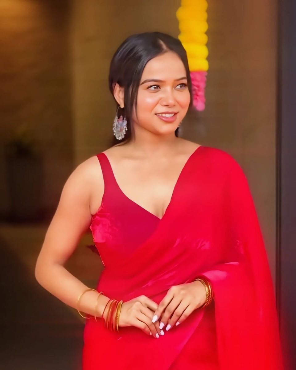 Celebrity_Tak's tweet photo. Latest : Queen of hearts & the gorgeous #ManishaRani is looking like a Doll in Red Outfit β€οΈβπ₯
#Abhisha #ManishaRani #ManishaSquad #Manishamatters https://t.co/qnm7o37891
