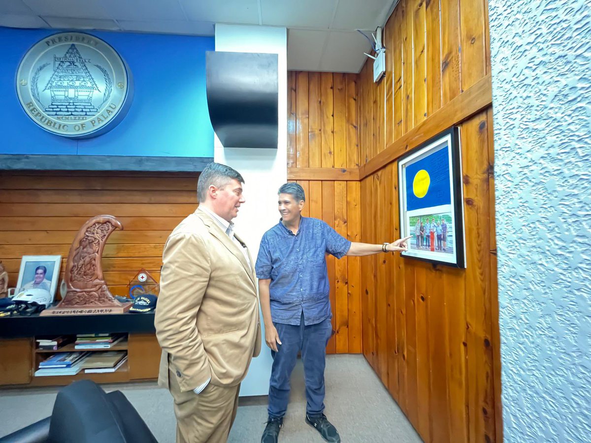 #Koror 🇵🇼| Le Président de #Palau <a href="/Surangeljr/">President Surangel Whipps, Jr.</a> a plaidé pour que la #France prenne toute sa place comme Etat présent dans le #Pacifique et soutienne l’initiative des Etats insulaires lors du Sommet des Océans qui se tiendra à Nice en 2025.