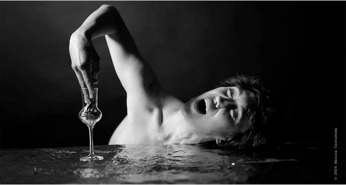 ESTRENO - 'Zorra dorada' 🪙 
En la <a href="/salacuartapared/">Sala Cuarta Pared</a>, y dentro del #Surge, descubre este ritual para exorcizar el abuso, con la rabia como motor de cambio. Con <a href="/ElisaForcano/">Elisa Forcano</a>. 
¡Consigue tu entrada! 👉 bit.ly/3MUBUol