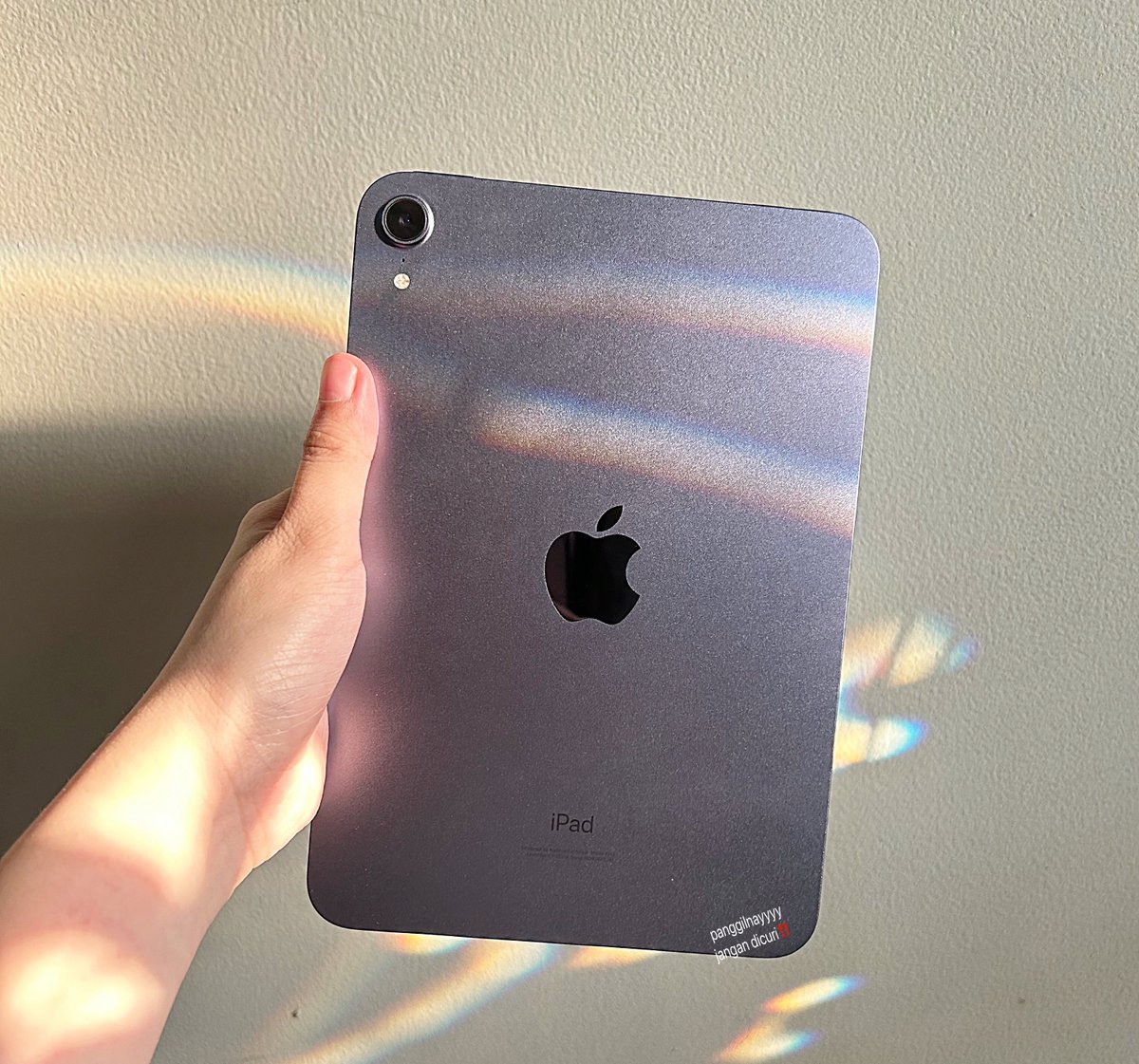 panggilnayyyy's tweet photo. gaknyesel pindah dari ipad yg segede talenan ke ipad mini 6 ini...prosesor gahar setara iphone 13 tp ini versi ipad

bisa update IOS 18 ++ kameranya cakep! dibawa kemana2 juga gak berat😭🤛🏻 https://t.co/PV91to7txD