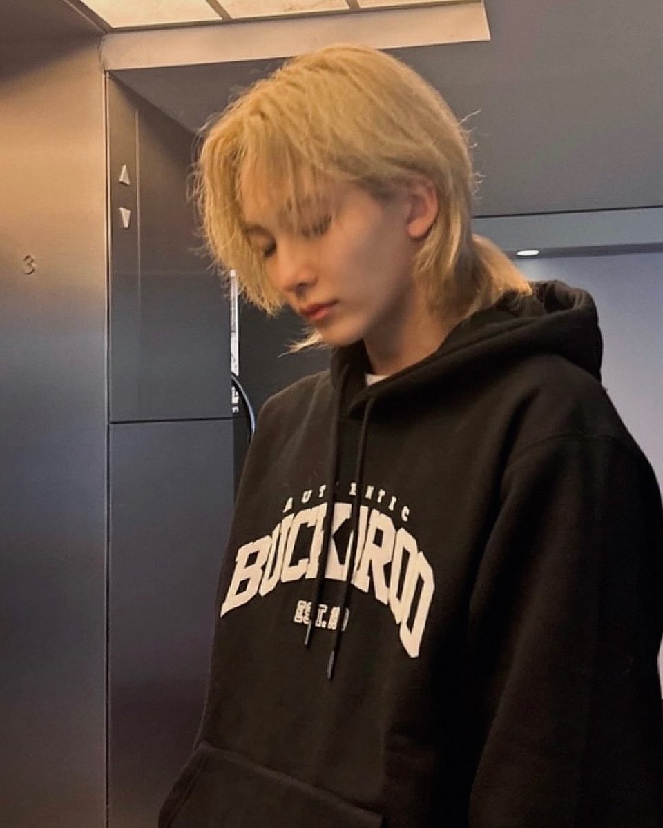 wonubliss's tweet photo. jeonghaniyoo_n 💛🖤🩶 #정한 https://t.co/mlY7ojklzC