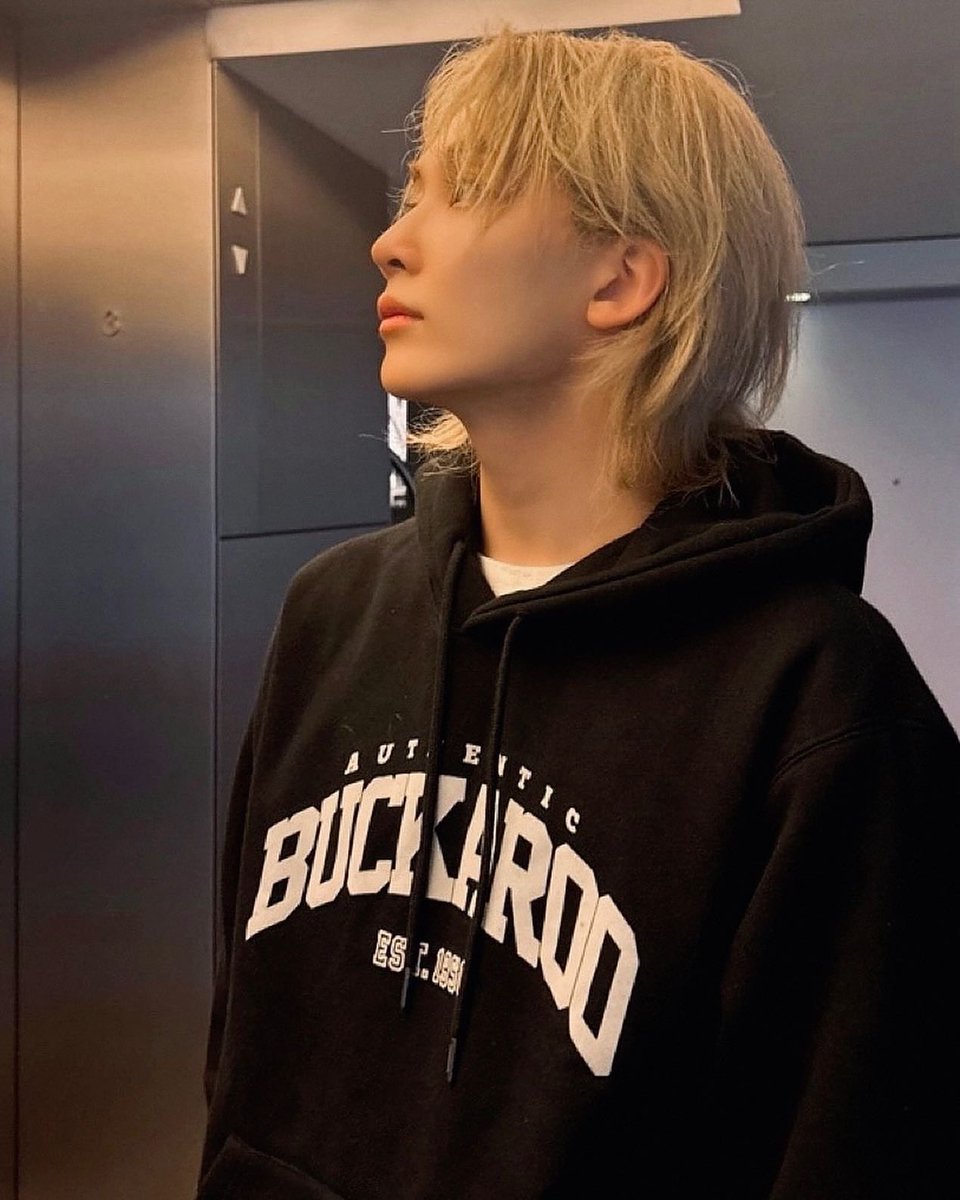 wonubliss's tweet photo. jeonghaniyoo_n 💛🖤🩶 #정한 https://t.co/mlY7ojklzC