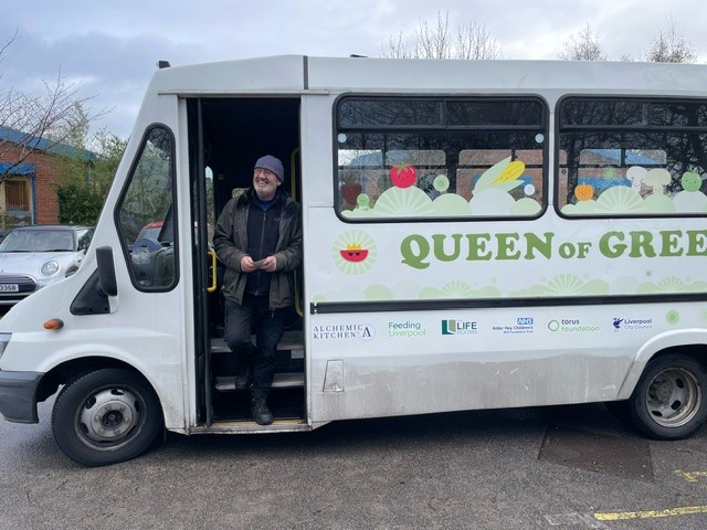 QueenGreensBus's tweet image. We need your support to keep our service going 🫶

Your contribution will help to raise funds for the purchase of a new bus, allowing us to continue delivering fresh fruit and veg across the Liverpool City Region! 🍌🍉🥬🥕

Please share 👉crowdfunder.co.uk/p/the-queen-of…