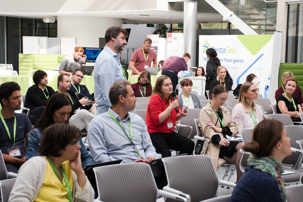 Today, we are excited to continue our work in #RNA with the launch of a new project – RNA4T: RNA for Therapy. We look forward to the challenges and collaborations ahead! 🔬
#CEITECScience
Read more about RNA4T here ➡️ uochb.cz/en/rna4t