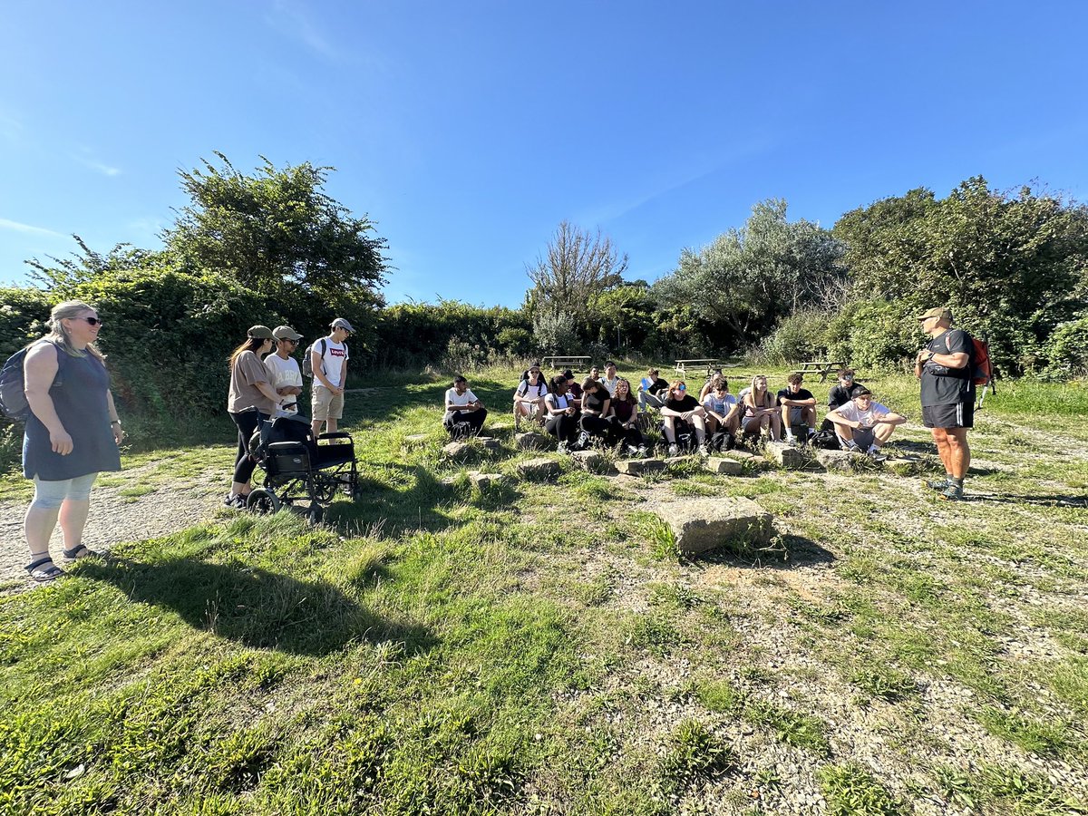 ArthurTerrySch's tweet photo. Year 13's exploring Lulworth Cover, Stair hole and Durdle Door 📋🧗‍♂️🐚

@the_atlp #ArthurTerrySchool #Dorset #Geography https://t.co/p24mYva5xy