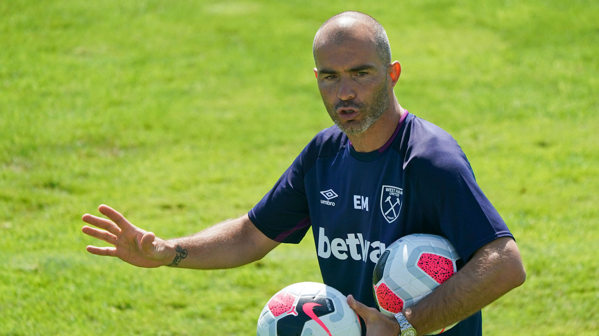 FANS REMAIN DIVIDED OVER MARESCA’S STYLE