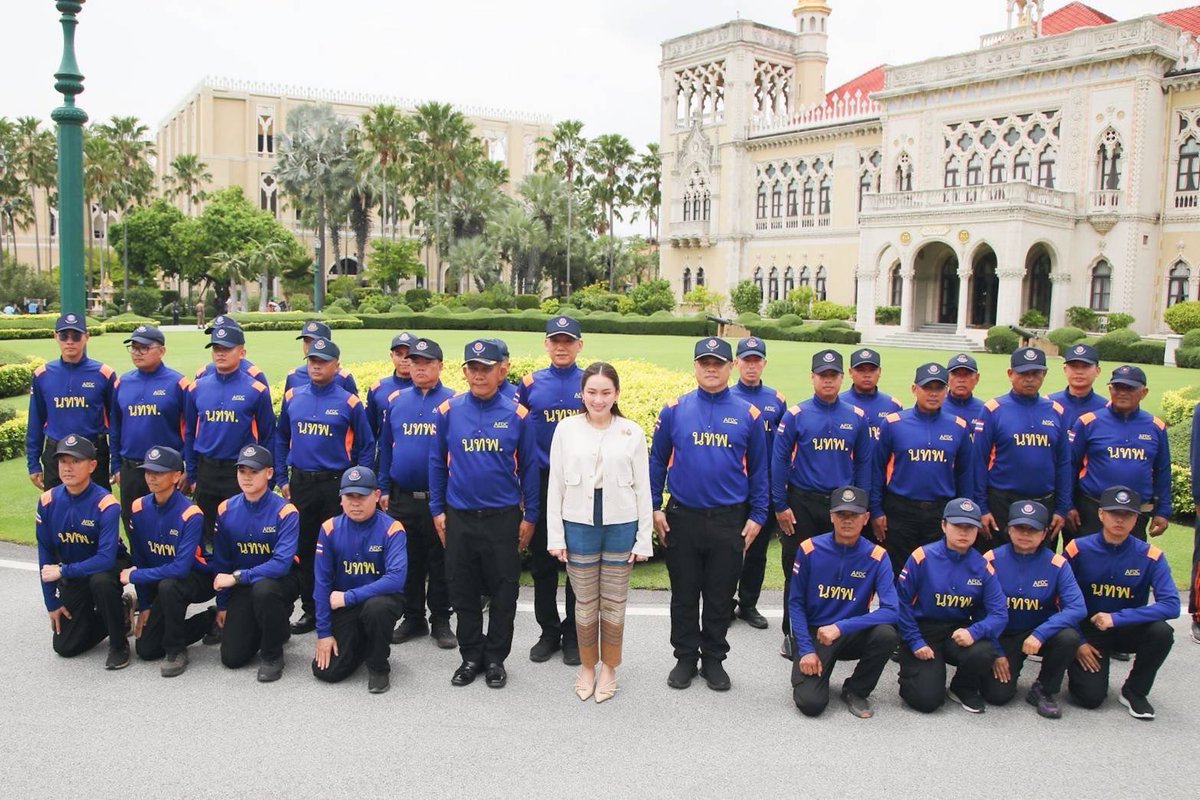 RTARF_PR's tweet photo. พลเอก โดมศักดิ์ คำใสแสง รองผู้บัญชาการทหารสูงสุด เป็นผู้แทน ผู้บัญชาการทหารสูงสุด พร้อมด้วย ผู้แทนผู้บัญชาการเหล่าทัพ ผู้แทนหน่วยงานภาค���ัฐ ภาคเอกชน และหน่วยงานจิตอาสา เข้าร่วมงาน “ประสานพลัง ประสานใจ” https://t.co/tVYMOCituO
#SupporttoGov
#กองทัพพร้อมเคียงข้างประชาชน https://t.co/vvYKbDhWX8
