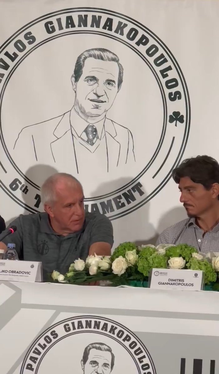 3d_akis's tweet photo. Τις σημαίες πάντα ψηλά ☘️
#paobcaktor 
#pao 
#Euroleague https://t.co/hiy6T7LHsc