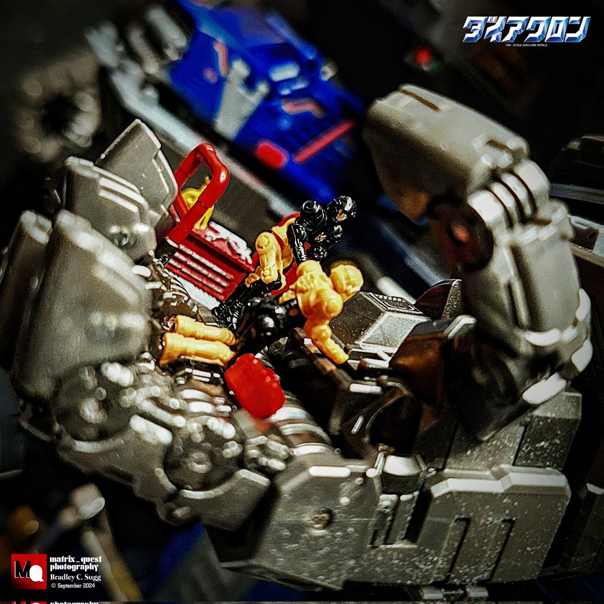 BradleyCSugg's tweet photo. - "Ugh, why is this one bolt Emperial? Can you hand me the adjustable?"

#DiaNauts perform maintenance on #RobotBaseGX's left hand, way above ground.

#Diaclone #ダイアクロン #DiaNaut #GreatRobotBase #ロボットベース #TakaraTomy #ExHobby #One60ScaleWorld #matrix_quest https://t.co/s7drqh4oSP
