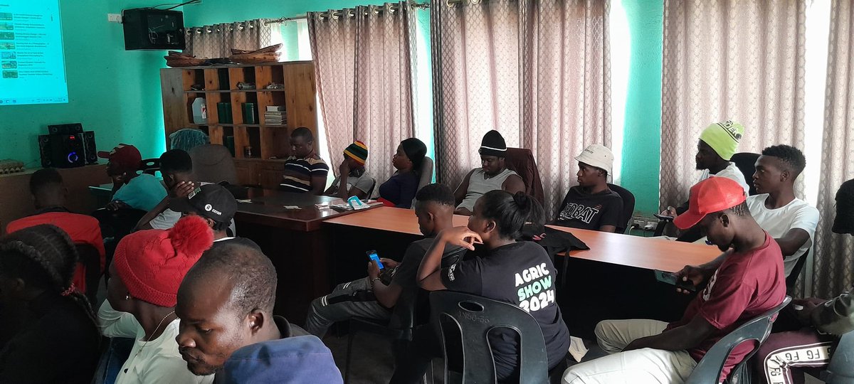achieversorgy's tweet photo. #ClimateActionNow #ClimateFinance Today we stand in #Solidarity with youths and young women in Mhakwe rural Community and the rest of the Global South in demand for justice for the loses as a result of climate change. https://t.co/GxaAG7wpPZ
