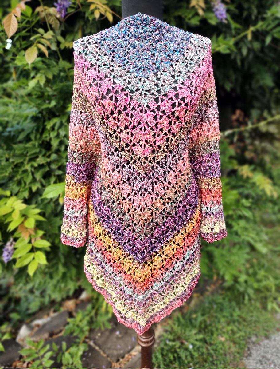 artsyMAMAsaurus's tweet photo. ..finished it, finally! 🧶🤩
Tahiti shawl❤️ pattern from #martinasupovadesign
Crazy MagicBall yarn from @colorfulLmades
#crochet #Crazy #colorful #magicballs #shawl #pattern #totallyHooked https://t.co/RBS16GncSR