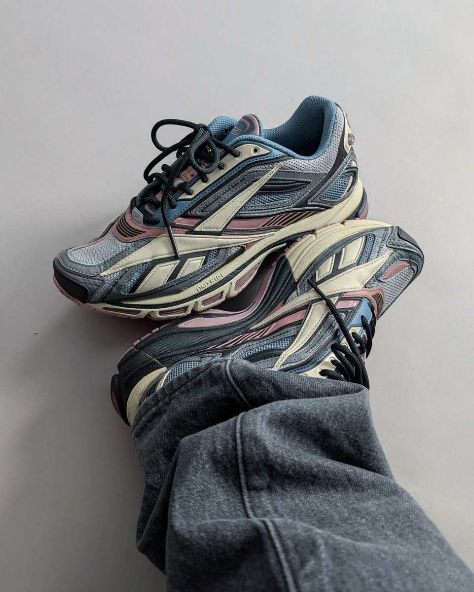 StreetFashion01's tweet photo. Reebok went crazy with these https://t.co/JFGe4qS2vC
