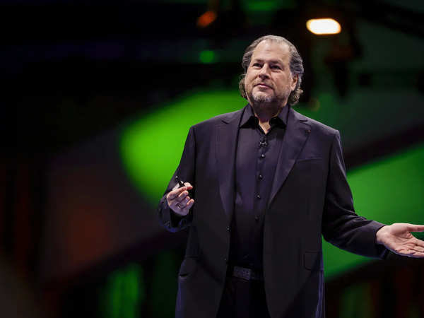 India2047in's tweet photo. The world is moving into the Indian era! 🇮🇳 Salesforce CEO Marc Benioff hails India as a 'technology powerhouse.'
With a $3.4 trillion economy, 1.4B population, &amp; 5M+ IT workforce, India is leading the global tech transformation.
#IndianEra #TechPowerhouse #Salesforce https://t.co/XfvfJfDLPJ