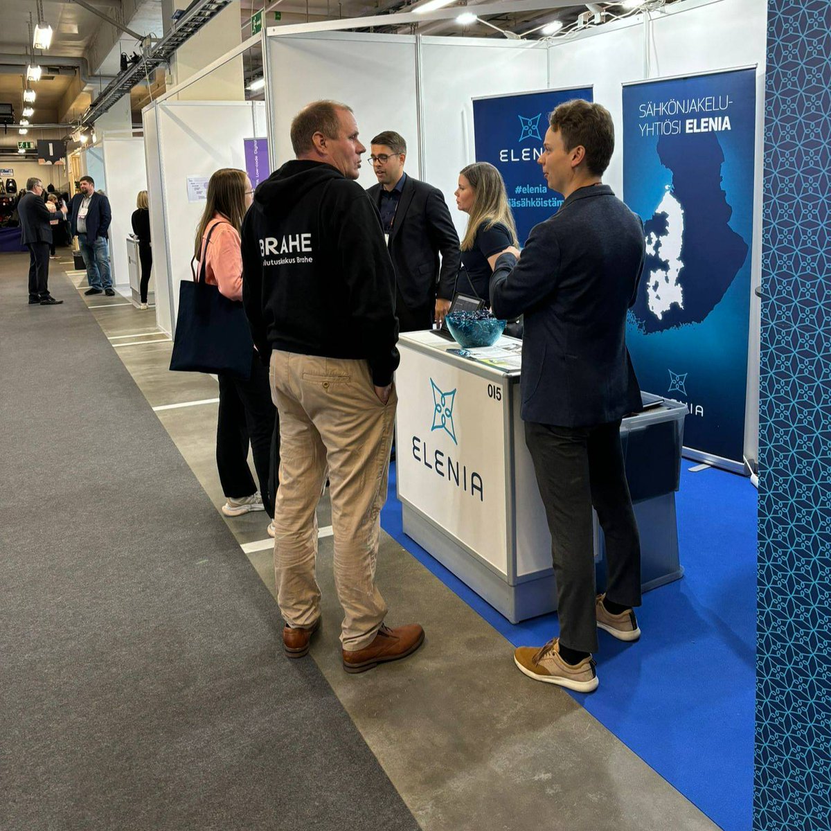 Olimme mukana Kuntamarkkinoilla! 🙌

🔵 Keskusteluissa nousi esille tärkeitä aiheita, mm. puhtaan siirtymän hankkeet. Myös huolto- ja toimitusvarmuudesta riitti asiaa. Lisäksi hinnoittelusta syntyi rakentavaa keskustelua.

Kiitos kaikille! 👏

#Elenia #ElämääSähköistämässä