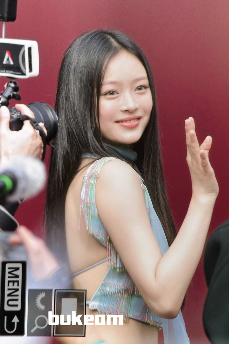 bukeom's tweet image. 240920 GUCCI 
✨

#하니 #HANNI #NewJeans
 #GucciSS25 #HannixGuccilstance @gucci