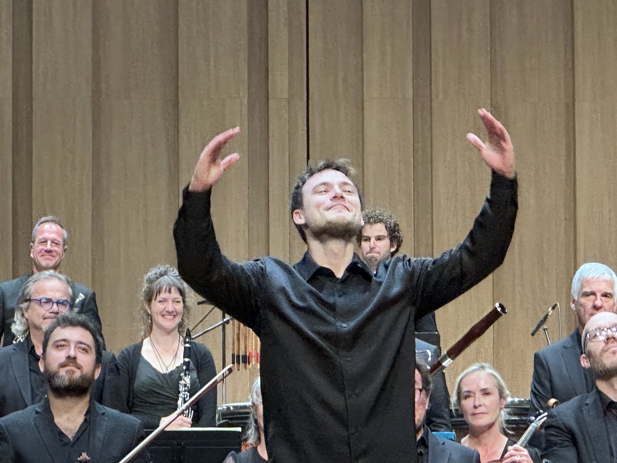 Emmanuel Ethis tweet media