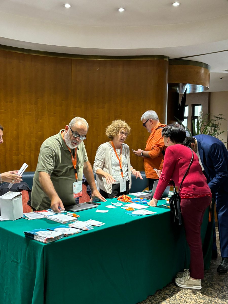 progetto_fqts's tweet photo. Asse 3 e Asse 2 di #FQTS si trovano a Cosenza!
In partenza la tre giorni calabrese rivolta alle organizzazioni del Terzo settore italiano ✨ https://t.co/KGqjLcCyMB