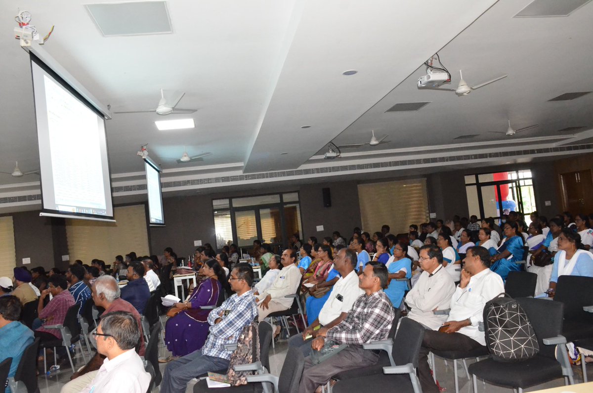 Collector_SDPT's tweet photo. చిన్నారుల ఆరోగ్యవంతమైన పెరుగుదలకు మహిళ,శిశు అభివృద్ధి &amp; వైద్య ఆరోగ్యశాఖ అధికారులు సమన్వయంతో పనిచేయాలని శుక్రవారం కలెక్టరేట్ లో నిర్వహించిన సమన్వయ సమావేశంలో ఆదేశించిన సిద్దిపేట జిల్లా కలెక్టర్ ఎం.మను చౌదరి గారు.
#PoshanAbhiyan
#SSFP
@TelanganaCMO
@IPRTelangana
@TelanganaCS https://t.co/1zDrxSHlep