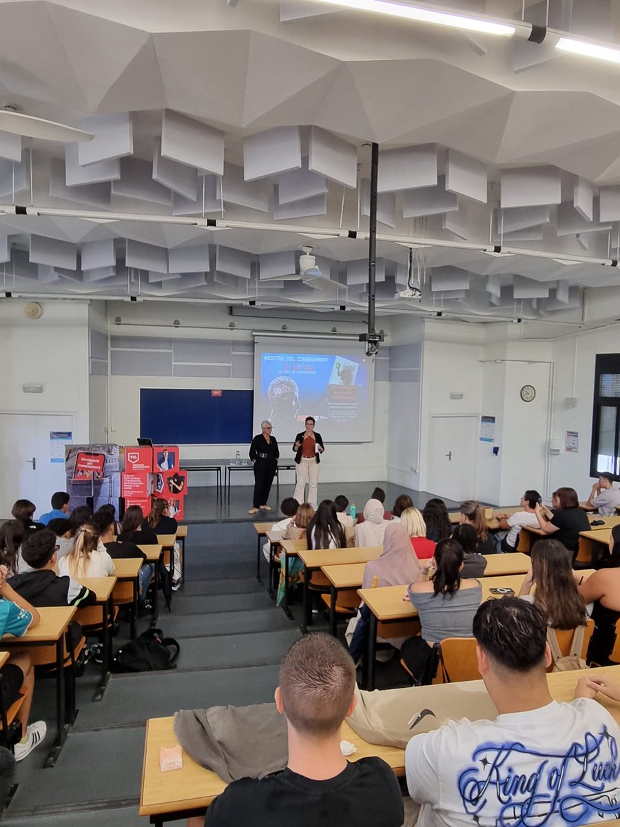 Comencem “a tope” i agraïm a la tinent d'alcalde <a href="/OnaVias/">Ona Martínez Viñas | ERC Terrassa</a> per la benvinguda a les més de 100 persones, entre ciutadania, professorat i alumnat de l’Escola Ramon Pont i de l’Institut Escola Feixes 🙌.