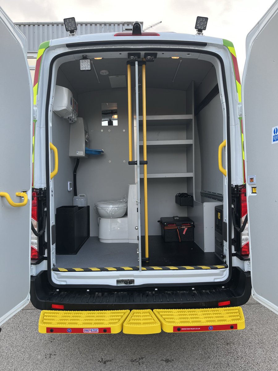 ReflexHire's tweet photo. 🚐⚡ We're excited to see the e-Welfare Van take to the road, making its way to our valued customer @CarnellHighways 🔌

We're proud to partner with companies like Carnell, who are committed to a greener future 🌱

Together, we're driving innovation and sustainability forward! 🌎 https://t.co/v7bDloIn1N