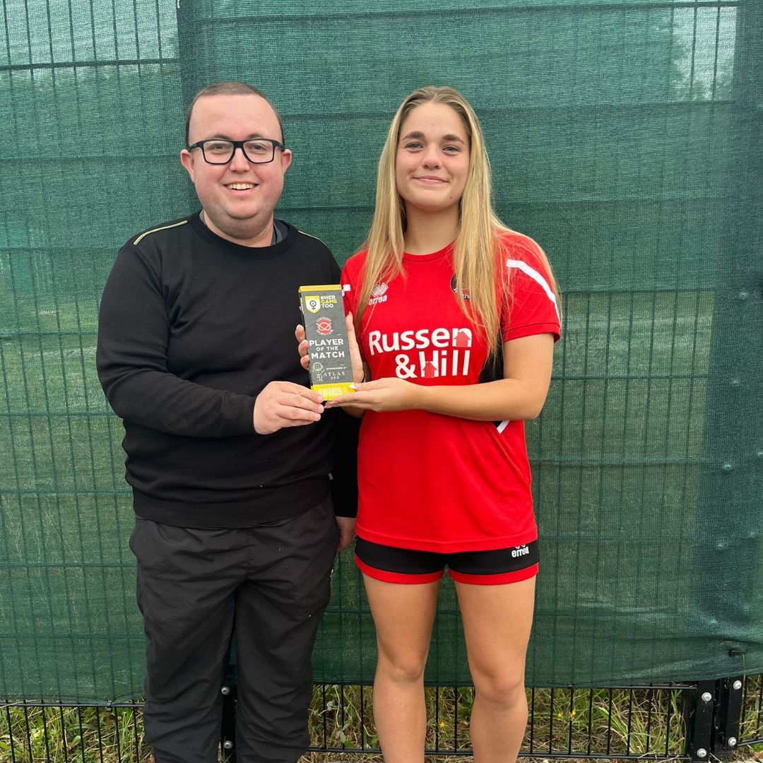 Congrats to one of our captains Hannah for receiving Sunday's POM Award.

Always gives 100%, with an incredible goal line clearance - with her face!!

Efforts recognised by <a href="/DarrellAllen94/">Darrell Allen</a> who kindly presented the award.

@atlasseo_ 
<a href="/HerGameToo/">Her Game Too</a>
#thenorfolkreds 🔴⚫️