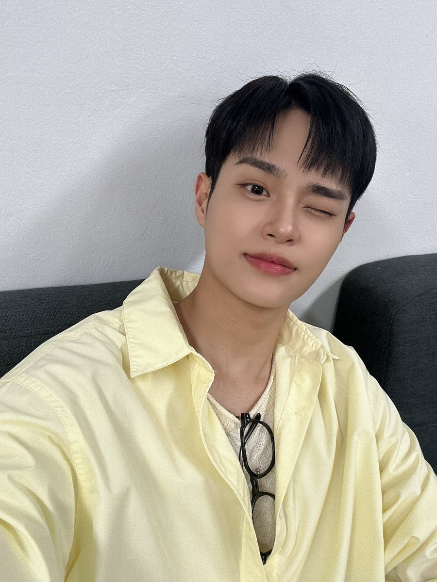 오랜만에 심플리로 인사드려요~~
MC휘💛
