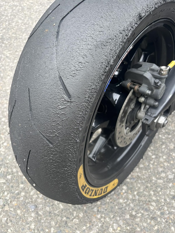 30+ trackdays from this Dunlop Sportsmart TT --> twotyres.co.uk/product/dunlop…

Yep, you read that right!
