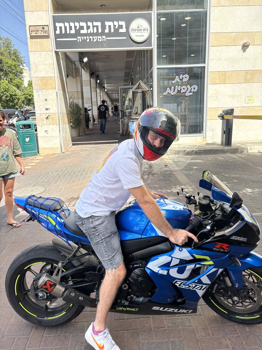 ShiranHe's tweet photo. #GSXR1000 https://t.co/iPcjfBXgpt