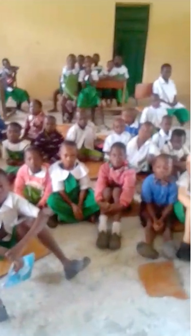 monitng's tweet photo. SHOCKING!!!

Dear Gov @RtHonSheriff 

Welcome to Ughievwen Primary School in Otor-Ughievwen, in the HEART of Ughelli South LGA, Delta State.
 An oil-producing community where over 197 pupils sit on the bare floor during class.
We Urge the @DSGovernment to kindly intervene. https://t.co/4gcnxQcYaC
