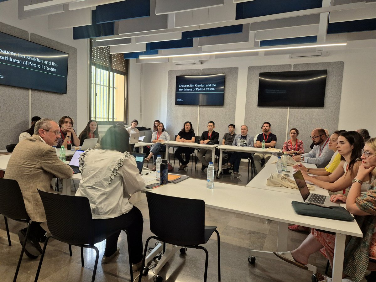 Shazia Jagot <a href="/yorkmedieval/">York CMS</a> on Chaucer, Ibn Khaldun, and Pedro I is so packed out I ended up sitting behind the speaker! <a href="/SelimSociety/">SELIM Society</a>