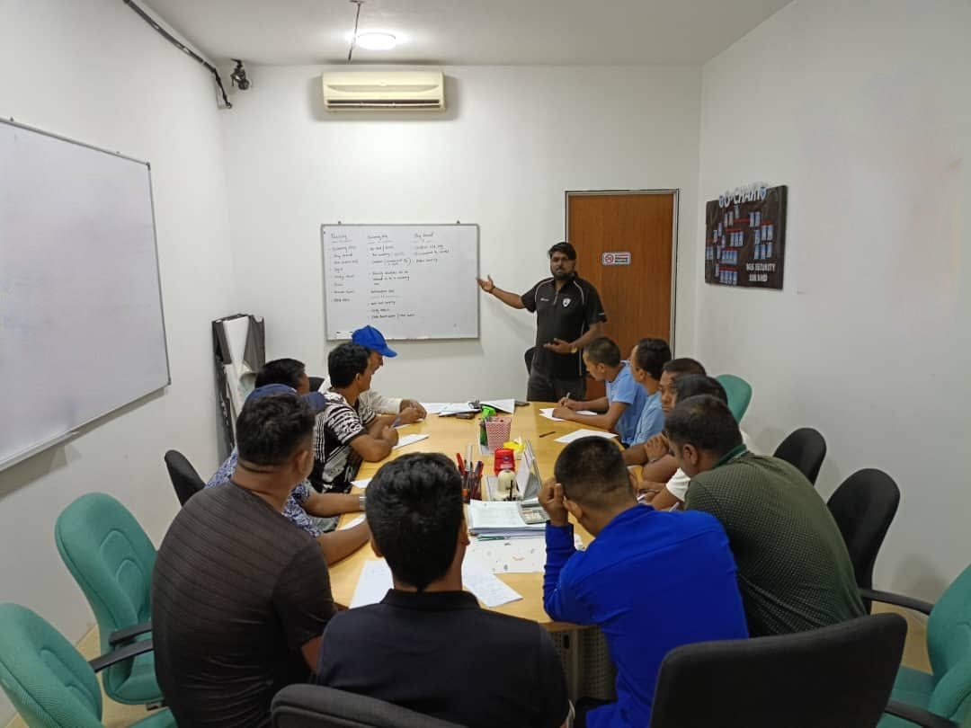 bgssec's tweet image. &quot;Training is the foundation for professional growth in the security industry. Our guards undergo rigorous training to ensure they are prepared for any situation. #ProfessionalSecurity #TrainingIsKey&quot; 
#BGSSecurity  #SecurityGuard #SecurityServices #ProtectAndServe