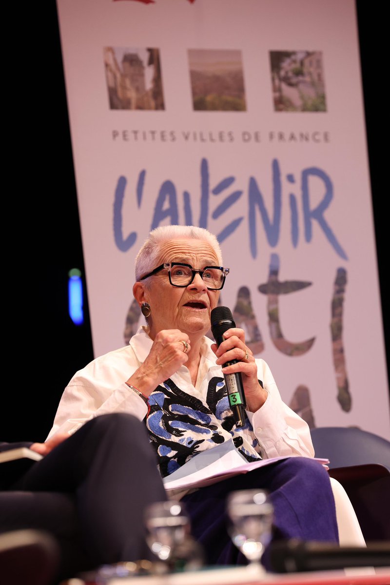 APVF (@petitesvilles) on Twitter photo Face aux urgences sociales, territoriales et démocratiques : comment changer de logiciel ?
👉Débat en cours entre le député <a href="/p_brun/">Philippe Brun</a>, la sénatrice <a href="/FrancoiseGatel/">Françoise GATEL</a>, le maire <a href="/romaincolas/">Romain Colas</a> et <a href="/A_Bristielle/">Antoine Bristielle</a> de <a href="/j_jaures/">Fondation Jean-Jaurès</a> Face aux urgences sociales, territoriales et démocratiques : comment changer de logiciel ?
👉Débat en cours entre le député <a href="/p_brun/">Philippe Brun</a>, la sénatrice <a href="/FrancoiseGatel/">Françoise GATEL</a>, le maire <a href="/romaincolas/">Romain Colas</a> et <a href="/A_Bristielle/">Antoine Bristielle</a> de <a href="/j_jaures/">Fondation Jean-Jaurès</a>