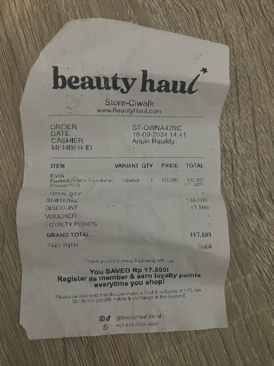 praha__'s tweet photo. Hallo aku mau preloved flawless powder foundationnya #esqa baru beli tgl 18/09 alesannya pas disana kaya cocok shadesnya ternyata kegelapan:) kalau bisa di area Bandung kota biar free ongkir 🙏🏻 #preloved #jualbeli #makeup https://t.co/5kdetW0wsx