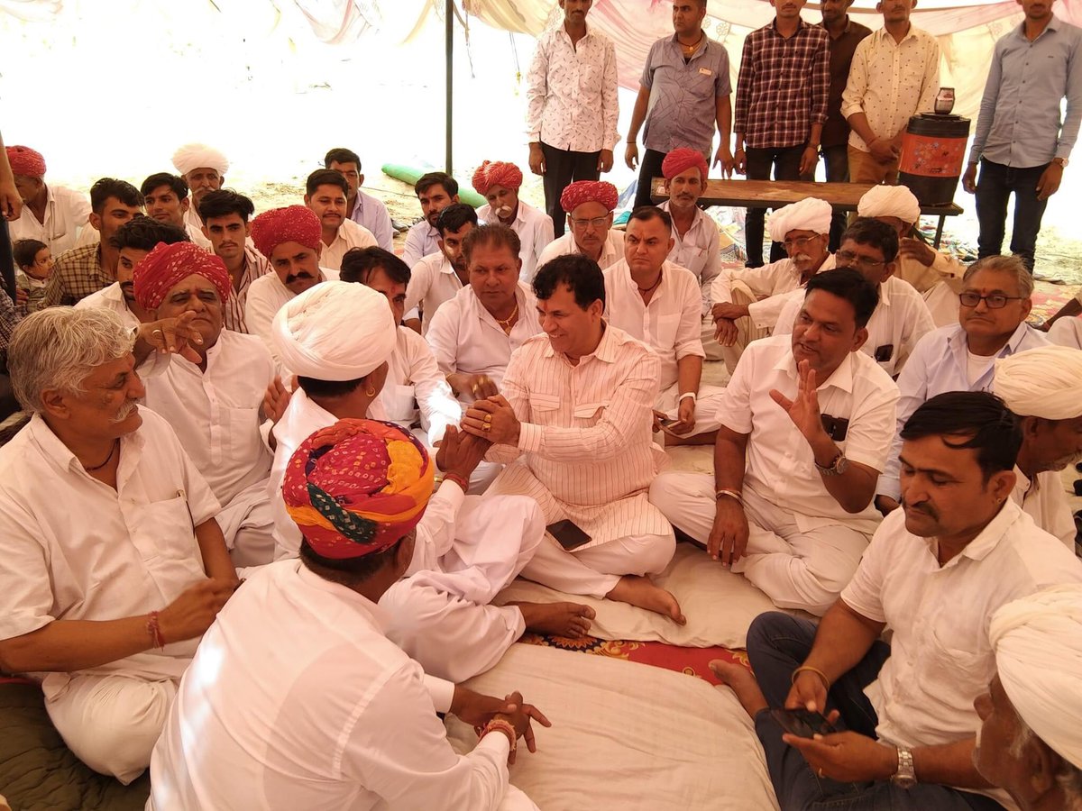 MukeshC43463076's tweet photo. पूर्व केंद्रीय मंत्री और भाजपा के दिग्गज नेता श्री @KailashBaytu जी चौधरी को जन्म दिवस के उपलक्ष पर हार्दिक बधाई एवं शुभकामनाएं। ईश्वर आपको दीर्घायु व उत्तम स्वास्थ्य प्रदान करें। @KailashBaytu https://t.co/2z8uU2egw4