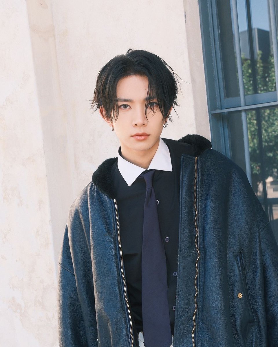 ihs_heeseung's tweet photo. GORGEOUS PRADA BOY 🖤 

#PRADAxENHYPEN #PradaSS25 #ENHYPEN #HEESEUNG #PRADAxHEESEUNG https://t.co/7CCn3XTuVE