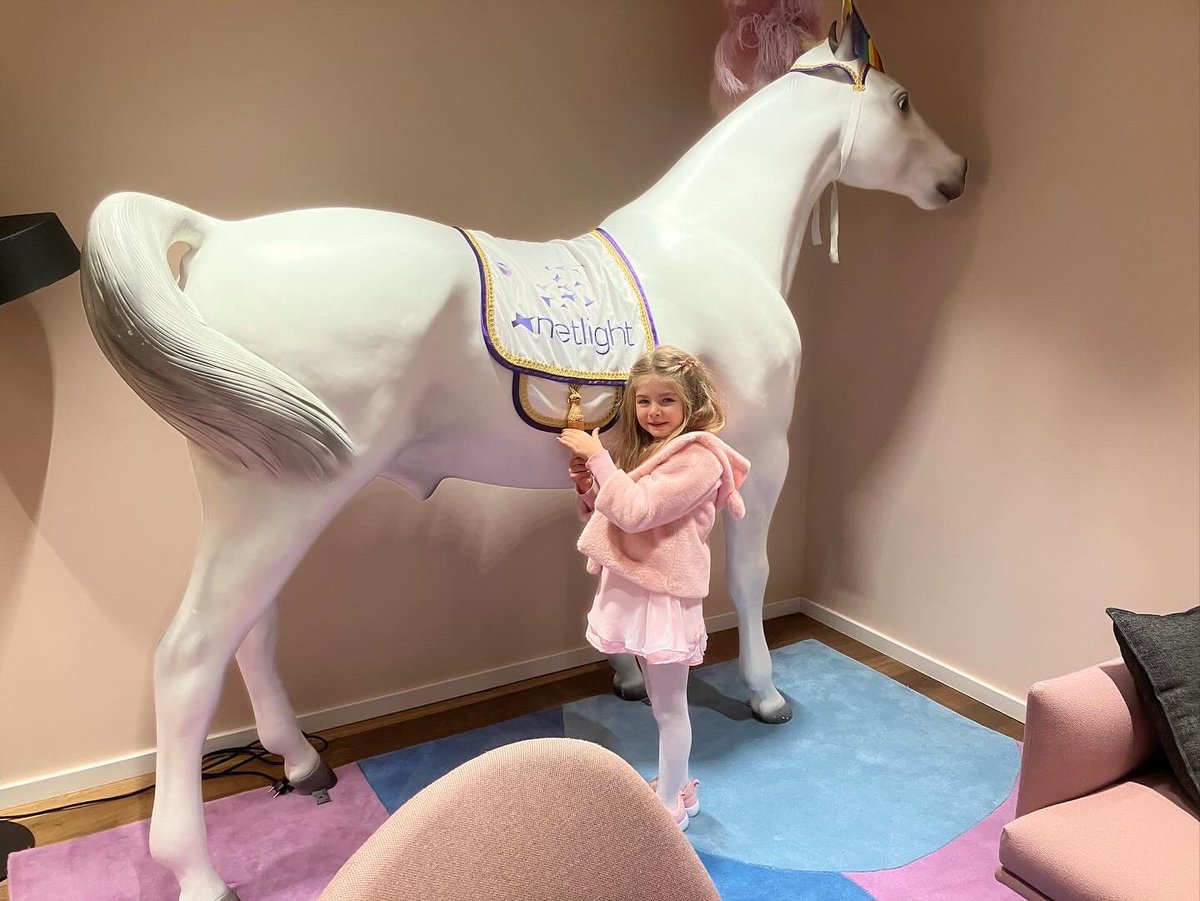 ITKnowledgeBnk's tweet image. As usually the room is full at the Munich Datageeks Meetup but this time there was a special mini guest!

#munich #munichdatageeks #datascience #events #meetup #itknowledgebank #datascienceprincess #netlightconsulting
@DataMunich